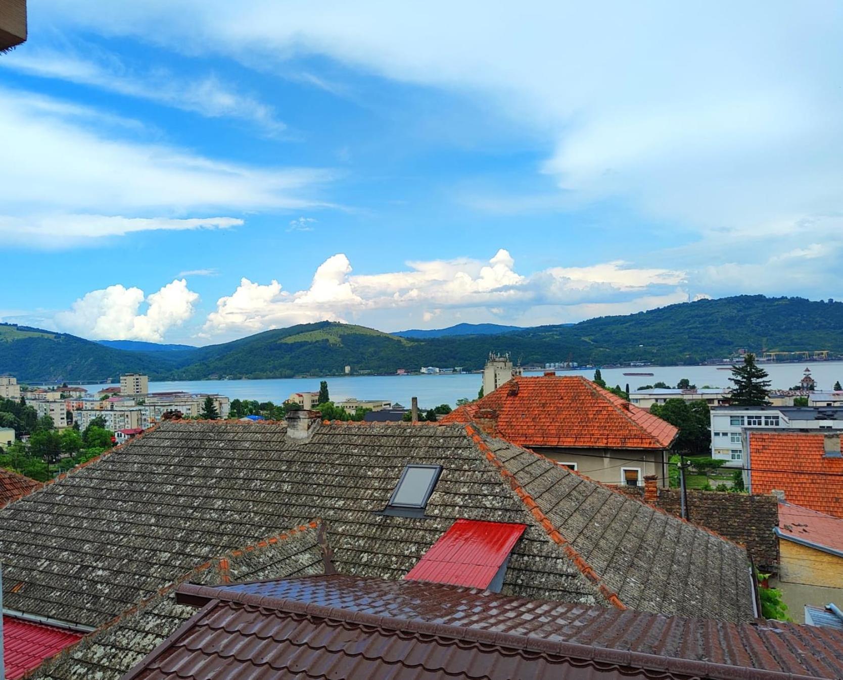 Casa Anna&Criss Appartement Orşova Buitenkant foto